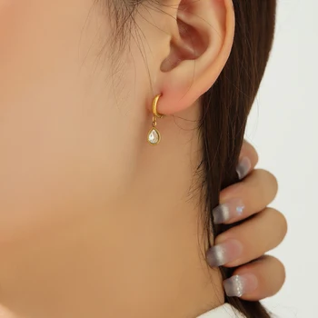 Металлические серьги с жемчугом в форме капли, Корейские 2023 Новые простые серьги-гвоздики для ушей для женщин, модная вечеринка для девочек, Y2K, позолоченные Модные