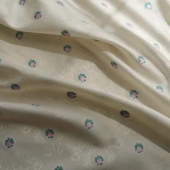 Жаккардовая ткань, окрашенная пряжей, молочно-белая женская весенне-осенняя рубашка в мелкий цветочек, свежая непрозрачная модная ткань для шитья по метрам
